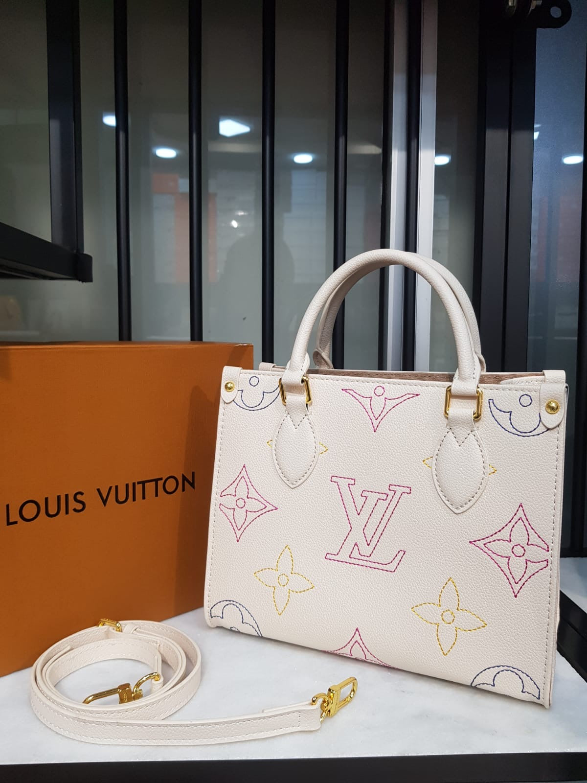 LV TOTE-BAG