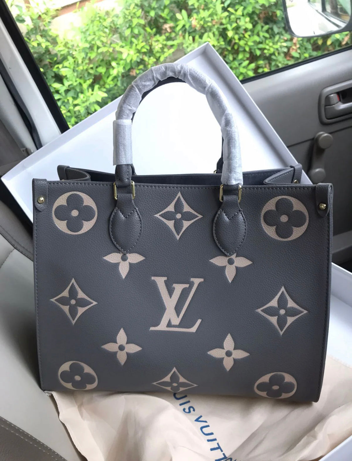 LV SMALL-TOTE