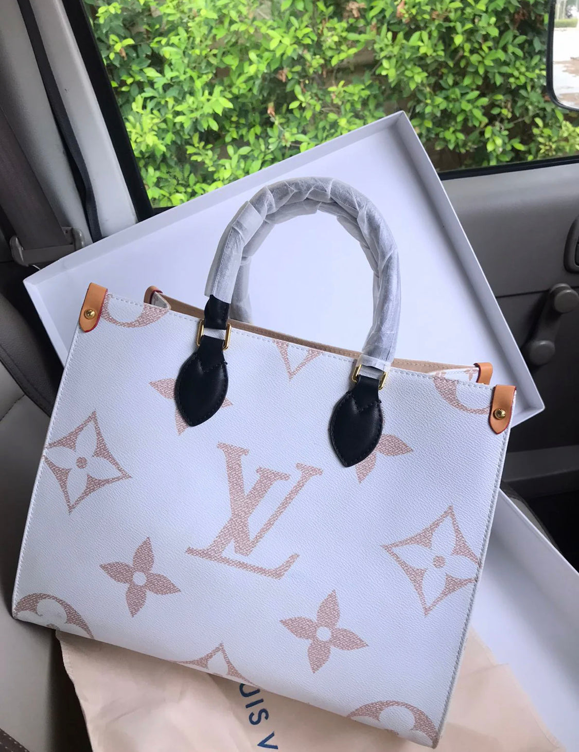 LV SMALL-TOTE