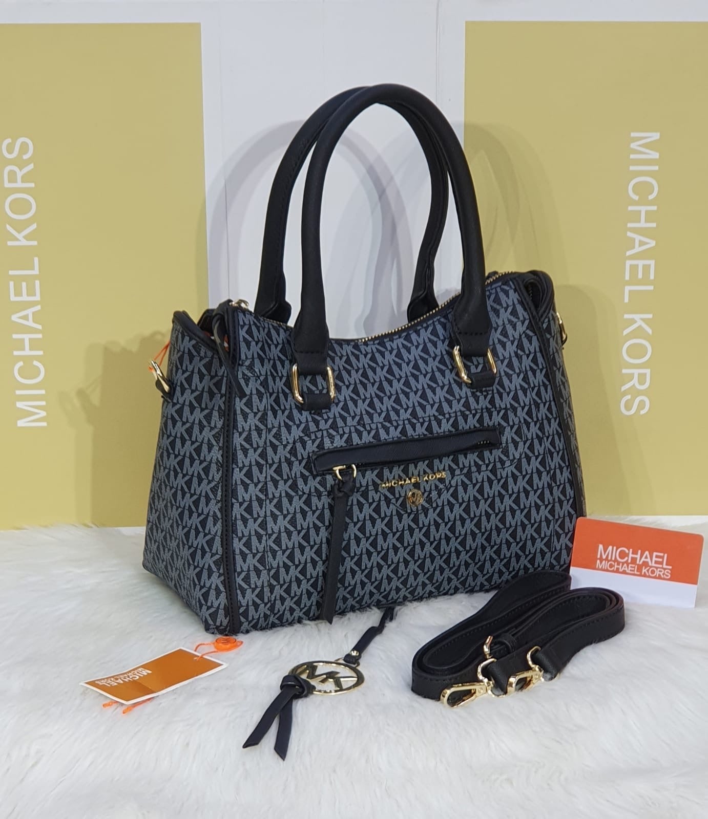 MICHAEL KORS SHOULDER BAG