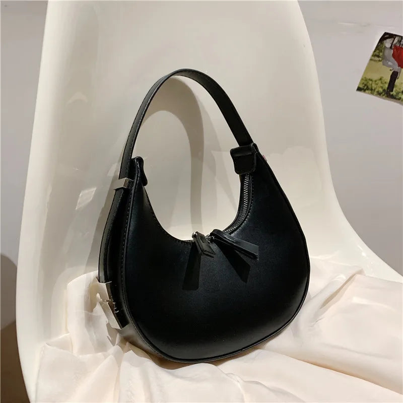 Half Moon Hobo HB78