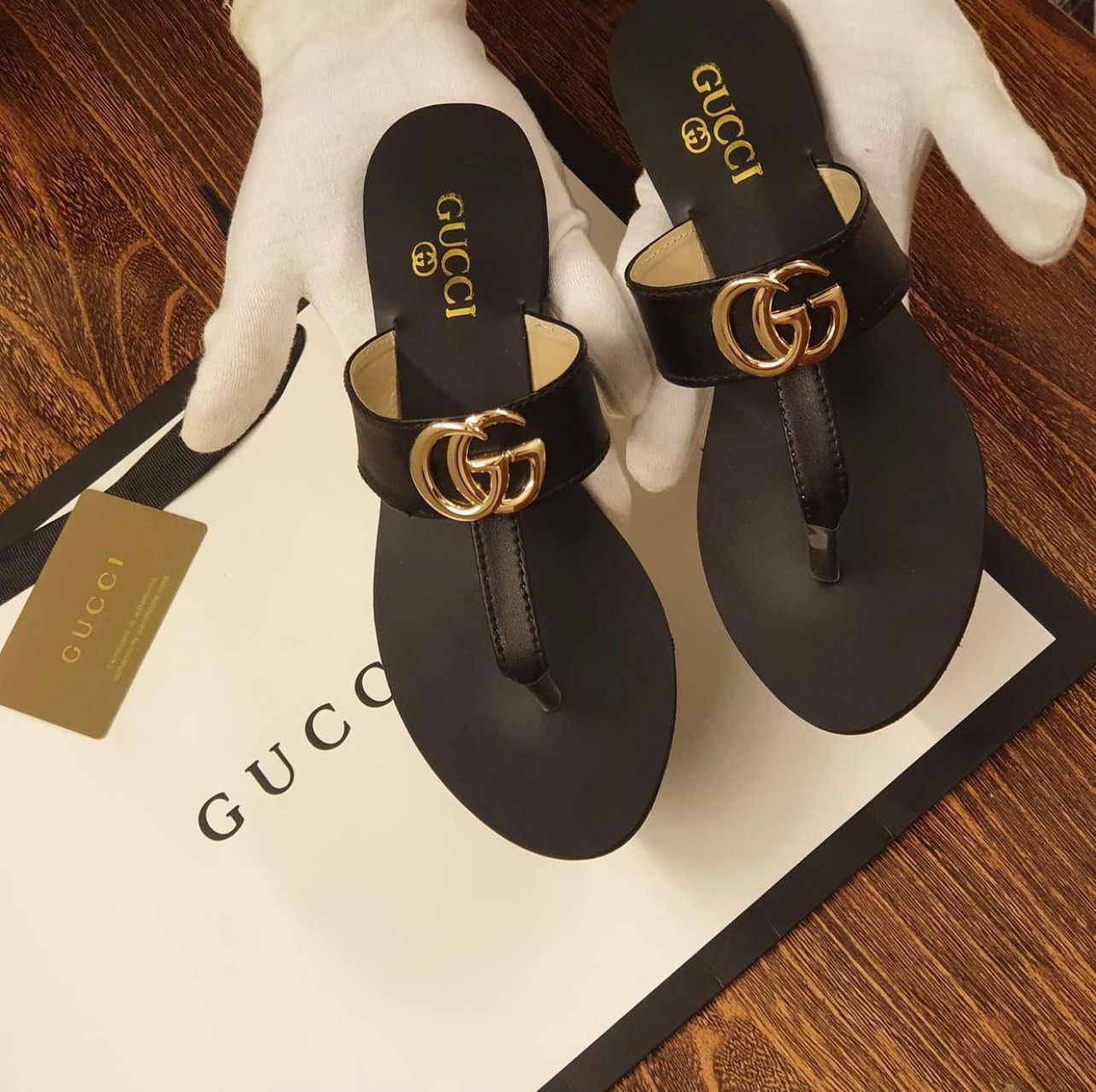 GUCCI FLAT-4