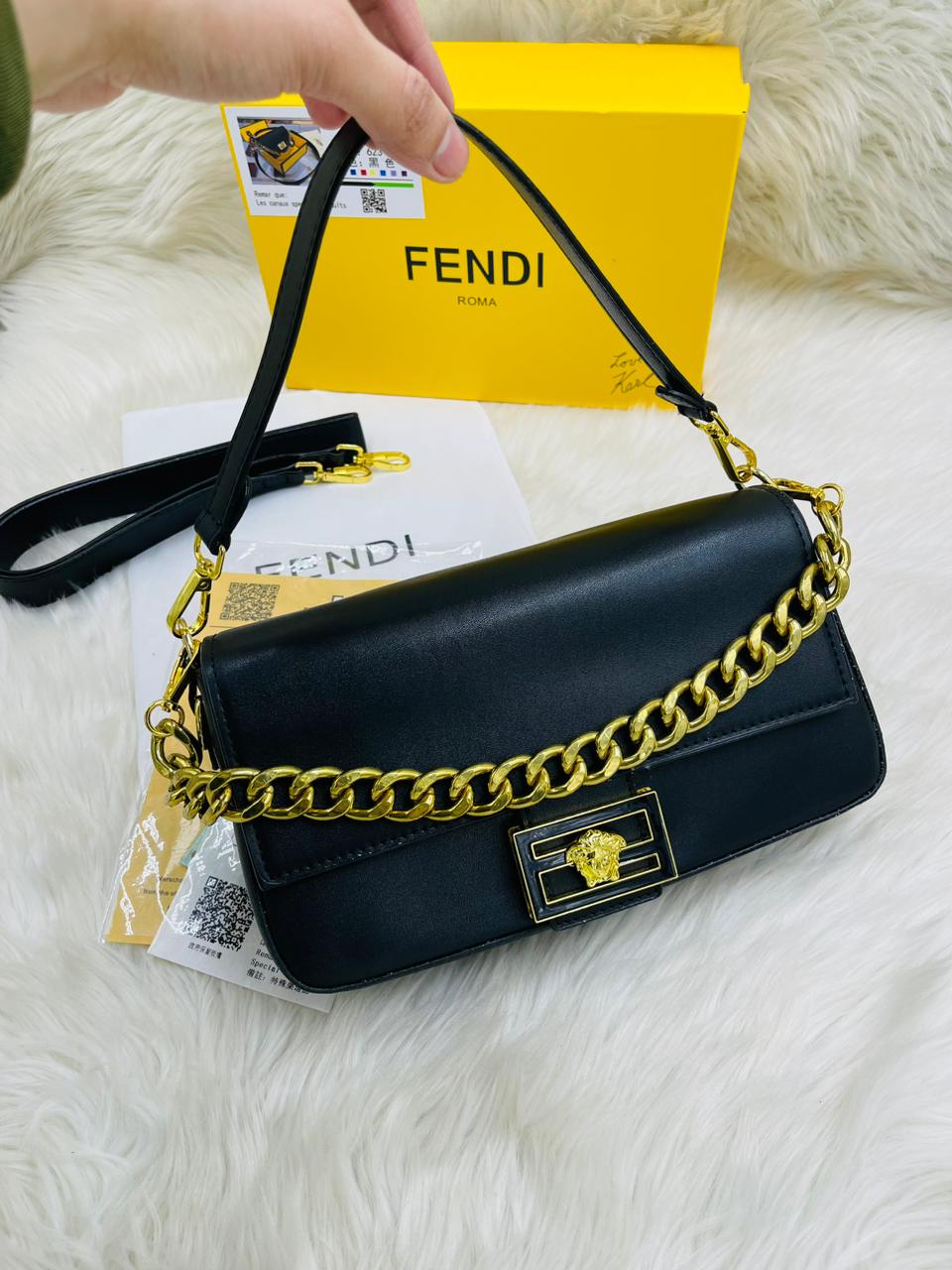 FENDI BLACK SHOULDER BAG