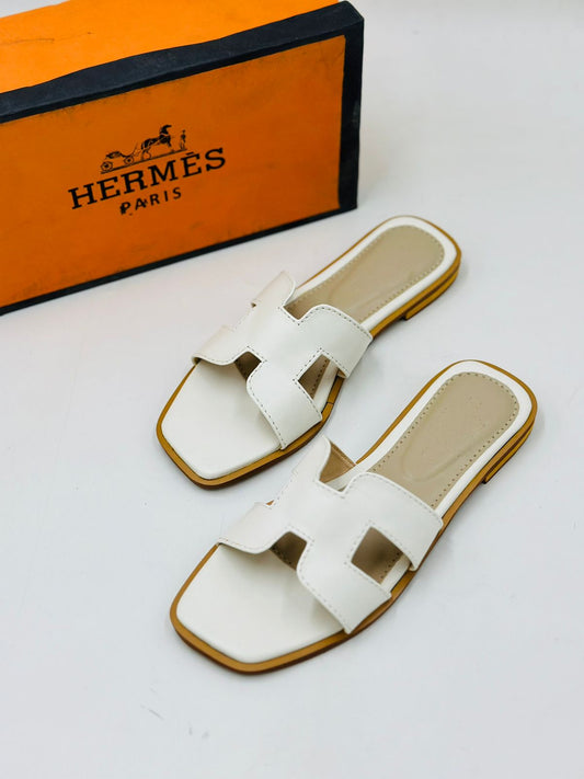 HERMES WHITE FLAT