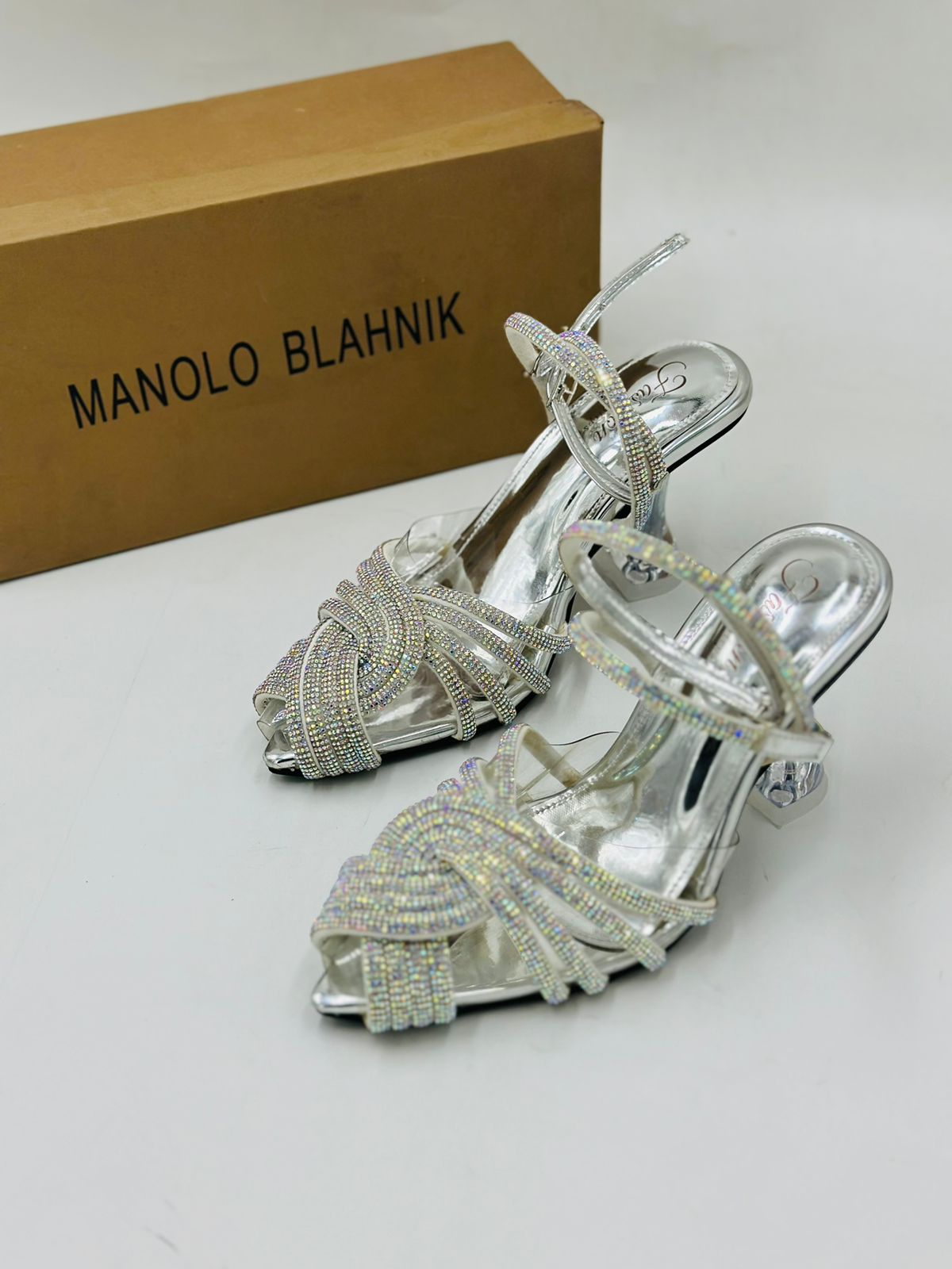 MANOLO BLAHNIK HEEL