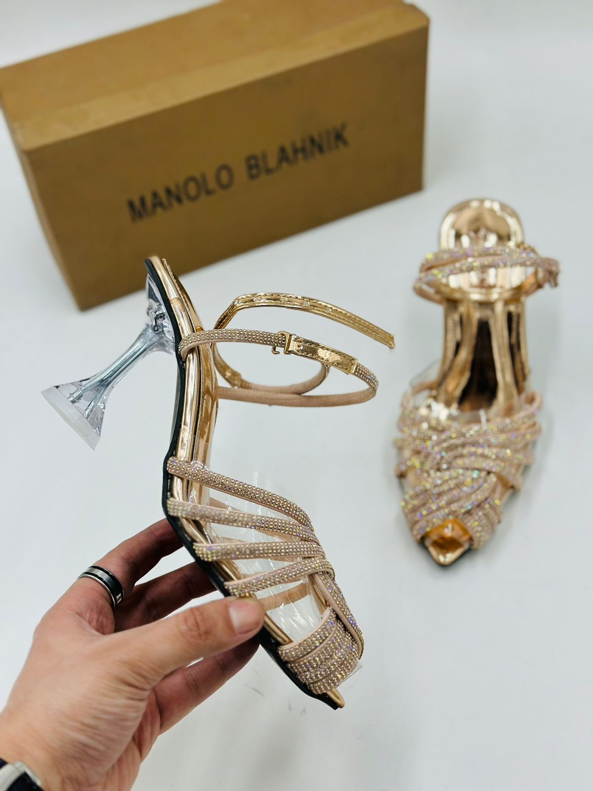 MANOLO BLAHNIK GOLD