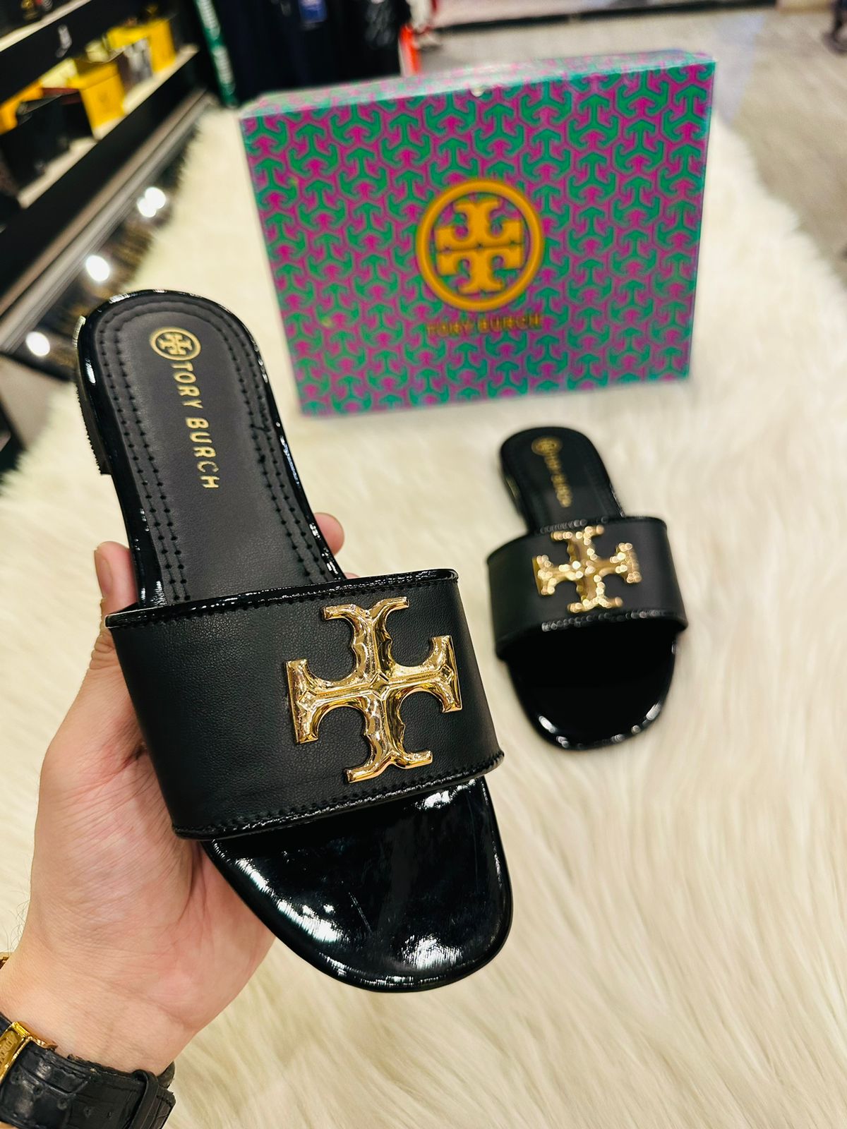 TORY BURCH FLAT BLACK