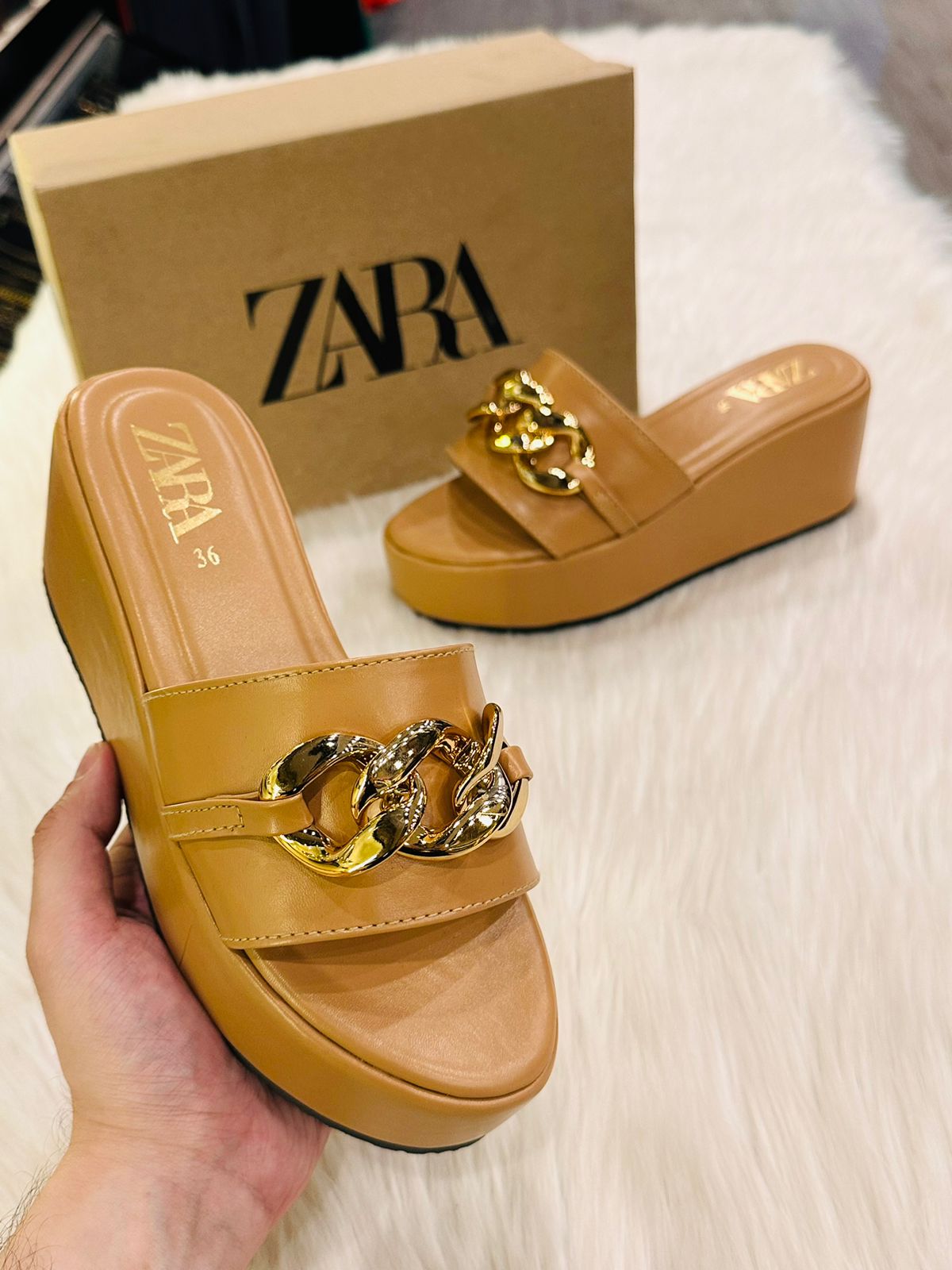 ZARA FLAT 1