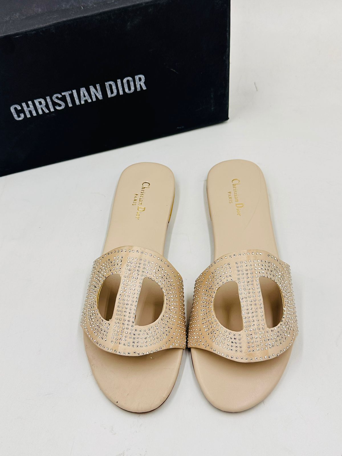 DIOR-FLAT