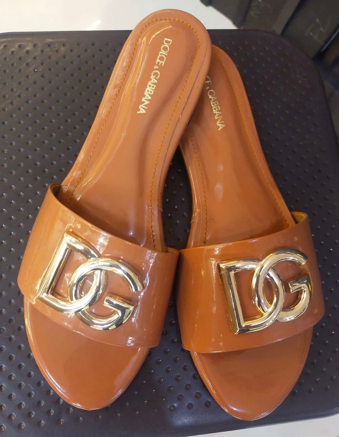 DOLCE & GABBANA FLAT-6