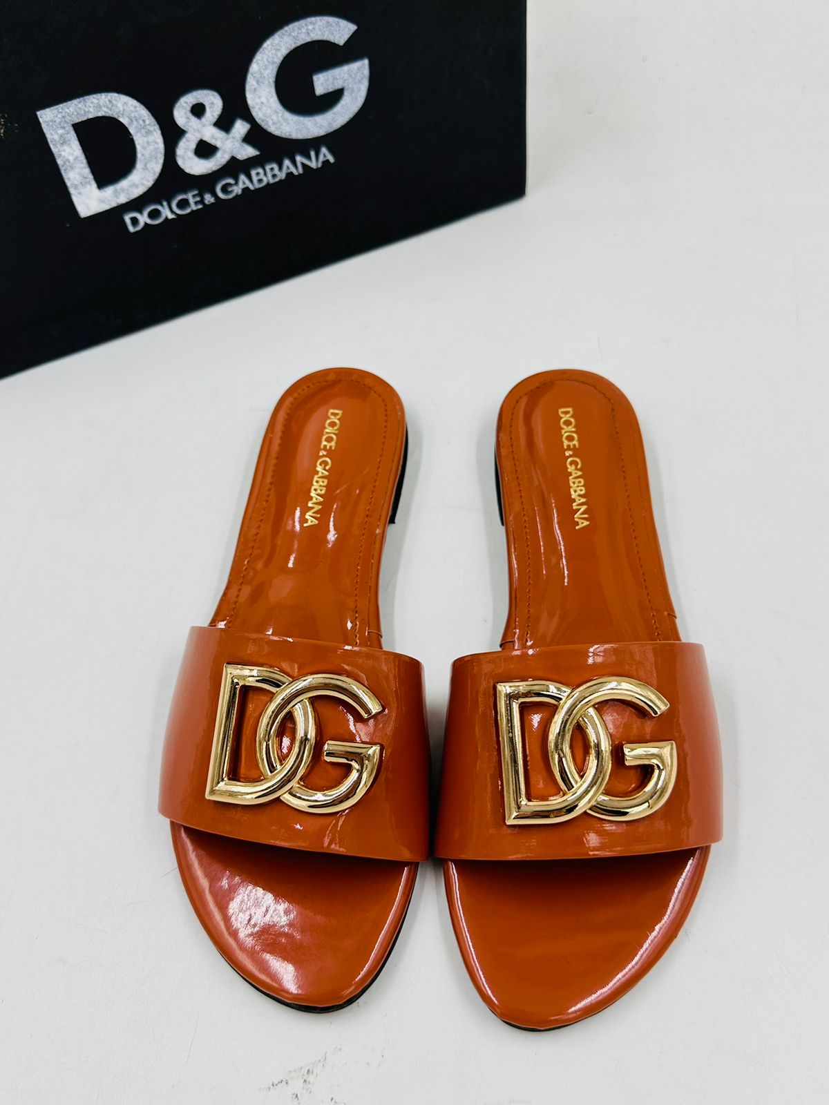 DOLCE & GABBANA FLAT-6