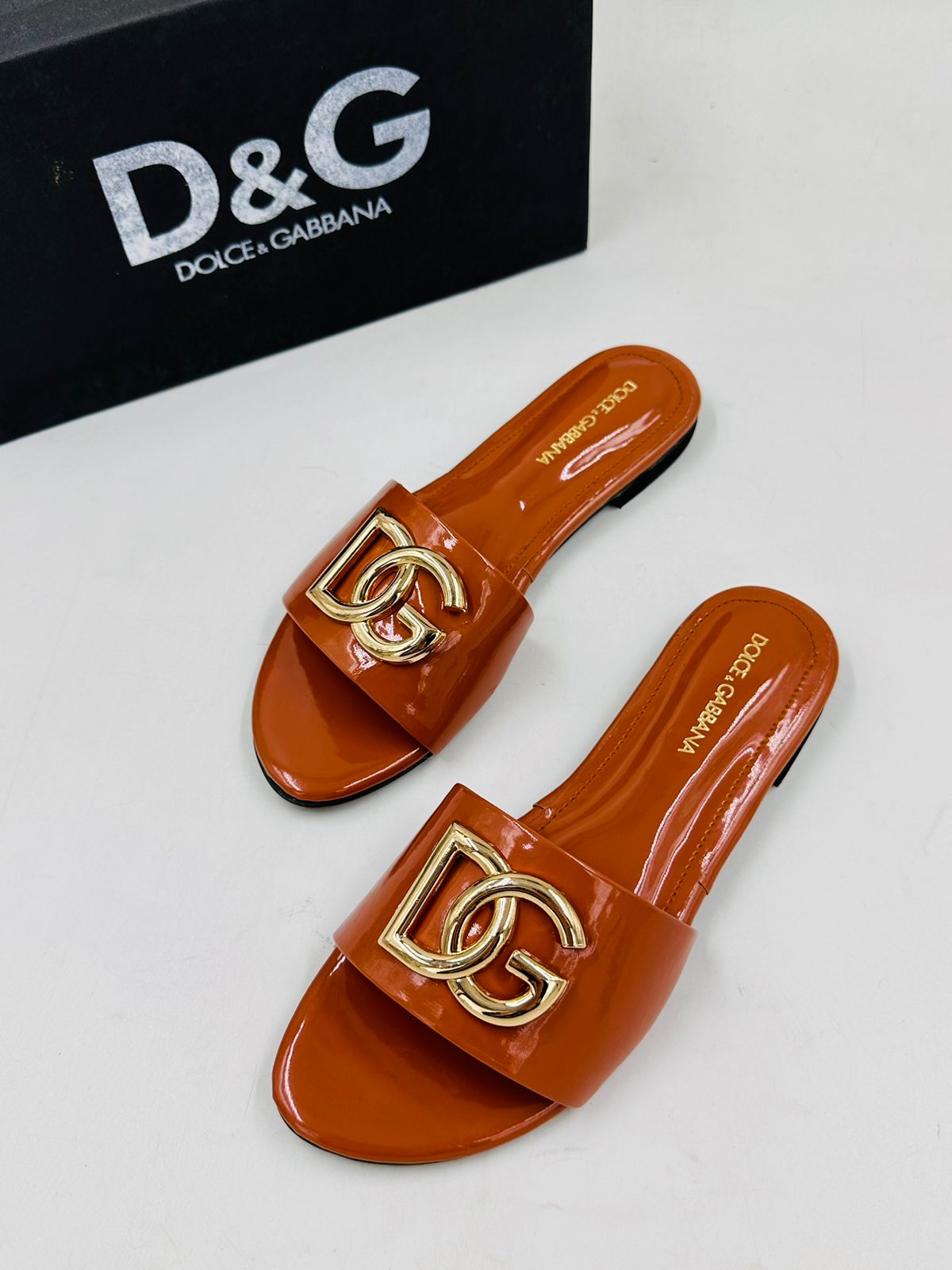 DOLCE & GABBANA FLAT-6