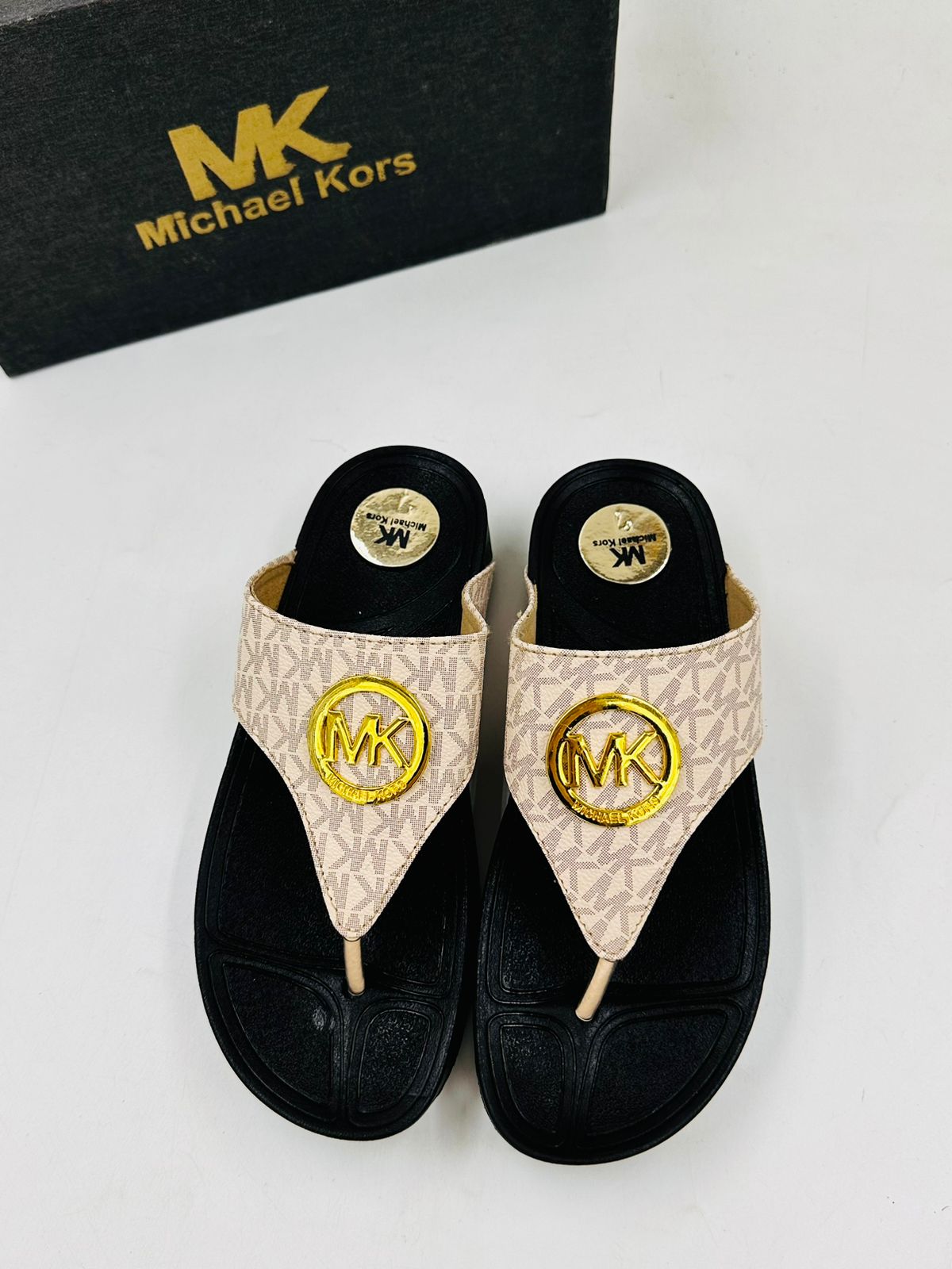 MICHAEL KORS FLAT-4